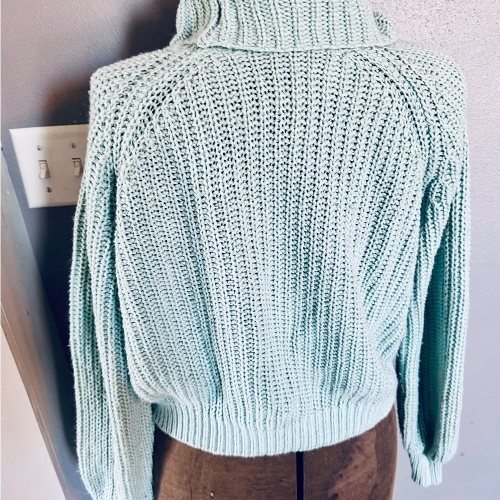 Kimchi Blue Sweater Small Blue Chunky Knit Turtleneck‎ Cropped Pullover - Picture 2 of 4